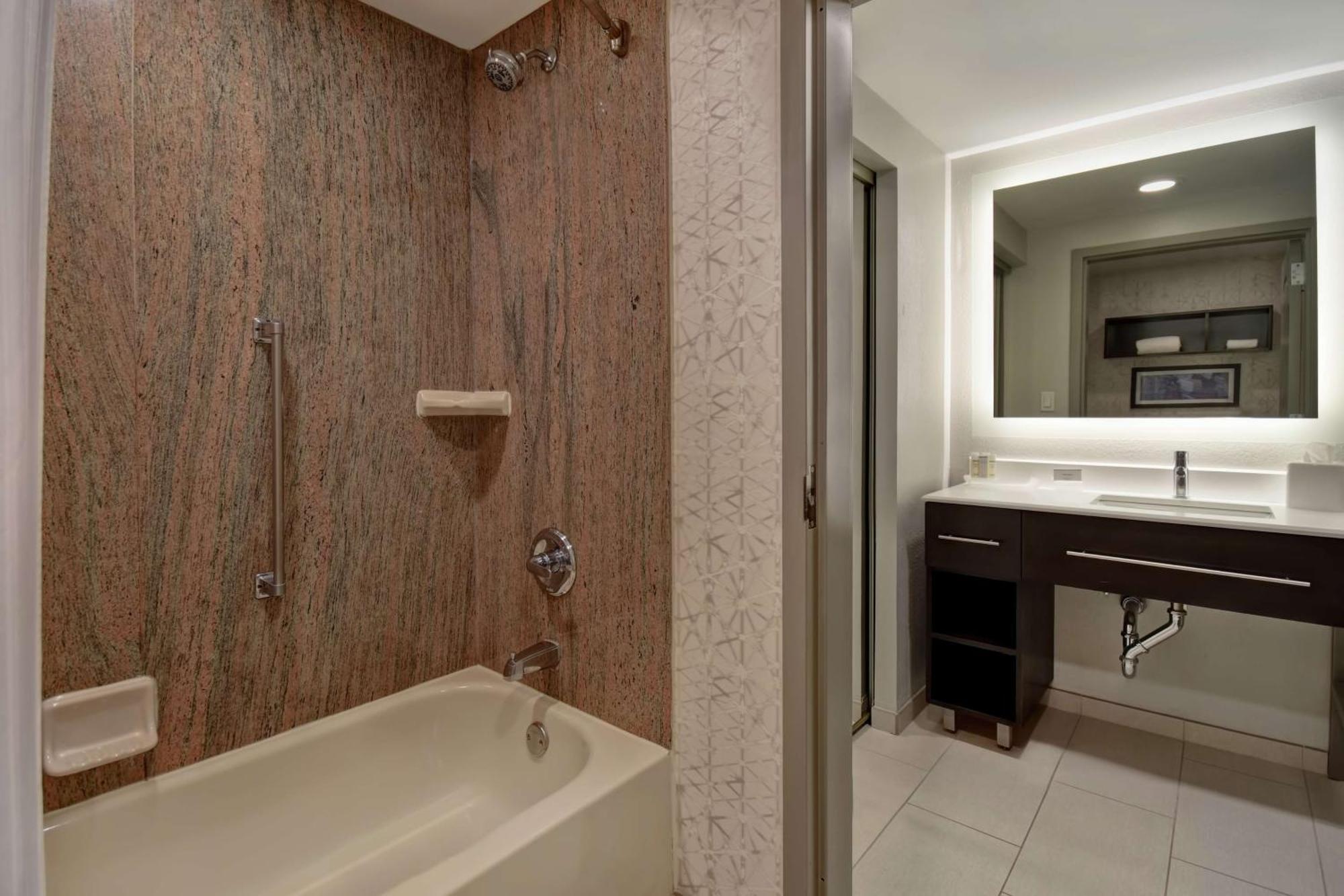 Homewood By Hilton Edgewater-nyc Area Hotel 3*